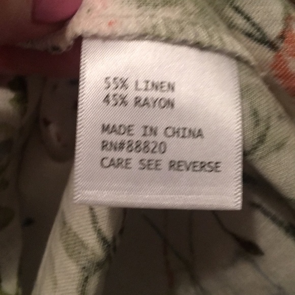 Linen top with capped sleeves - Picture 3 of 3